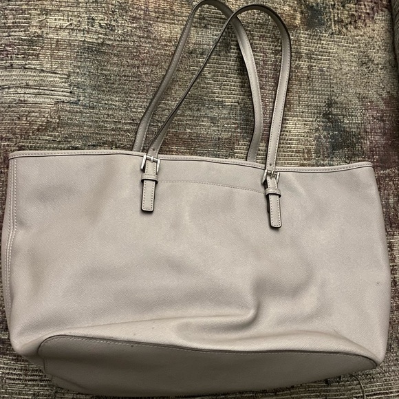 Michael Kors gray tote. - Picture 4 of 16